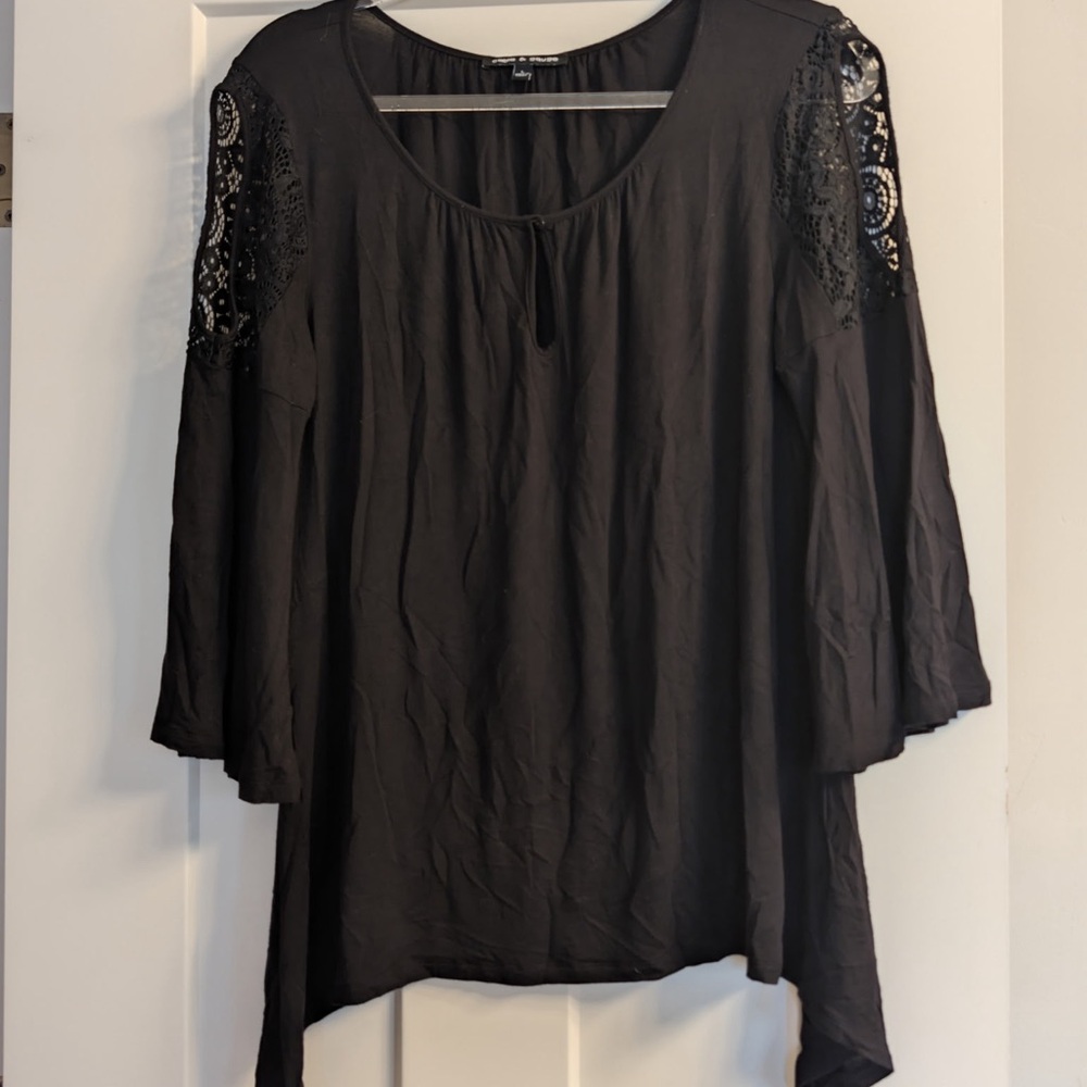 Bug 1 get 2 items free! Pretty black top